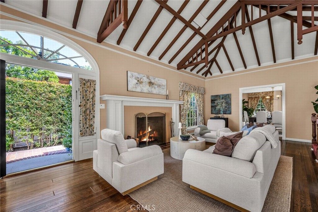 Image 5 of property listing at 423 Sycamore, Santa Monica, CA 90402