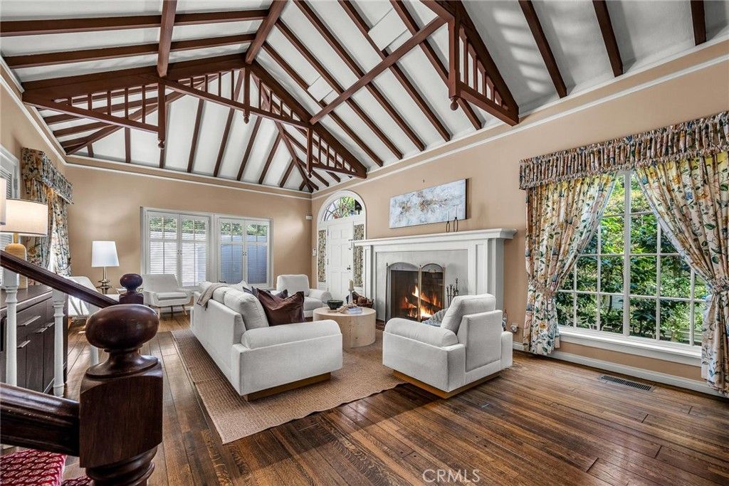 Image 7 of property listing at 423 Sycamore, Santa Monica, CA 90402