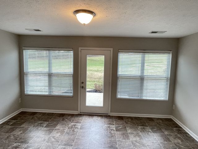 124 Granda Flora Dr, White House, TN 37188