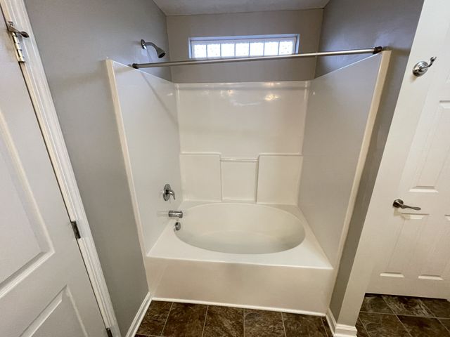 124 Granda Flora Dr, White House, TN 37188