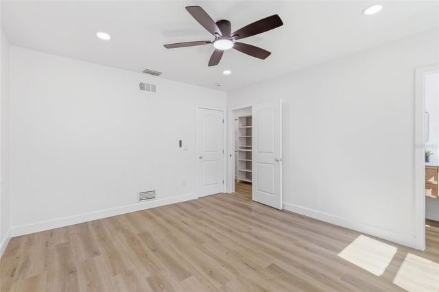 111 ORANGEVIEW AVENUE, Clearwater, FL 33755