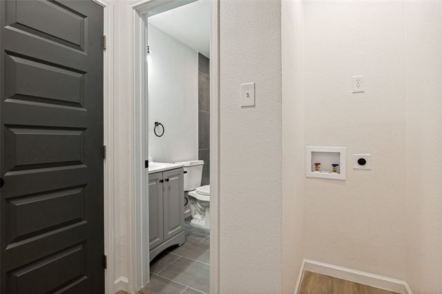 806 10th Street, Grand Prairie, TX 75051