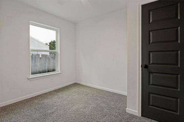 806 10th Street, Grand Prairie, TX 75051