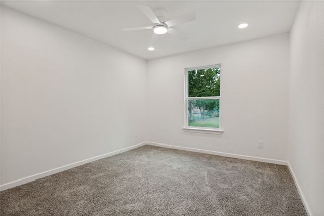 806 10th Street, Grand Prairie, TX 75051