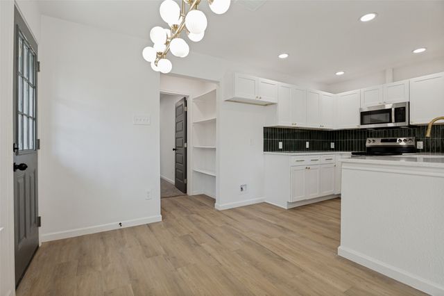 806 10th Street, Grand Prairie, TX 75051