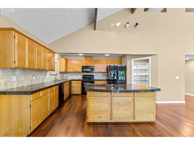 350 Nw RIVERPARK Pl, Canby, OR 97013