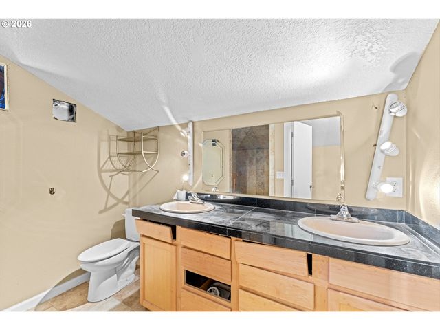 350 Nw RIVERPARK Pl, Canby, OR 97013