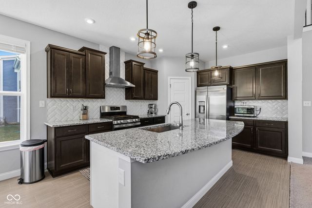 8384 Treeline Lane, Mccordsville, IN 46055