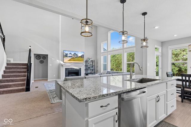 8384 Treeline Lane, Mccordsville, IN 46055