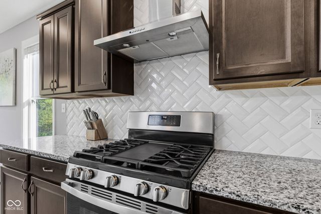 8384 Treeline Lane, Mccordsville, IN 46055