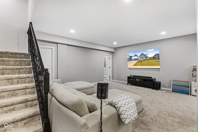 8384 Treeline Lane, Mccordsville, IN 46055