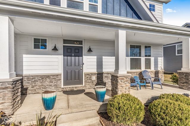 8384 Treeline Lane, Mccordsville, IN 46055