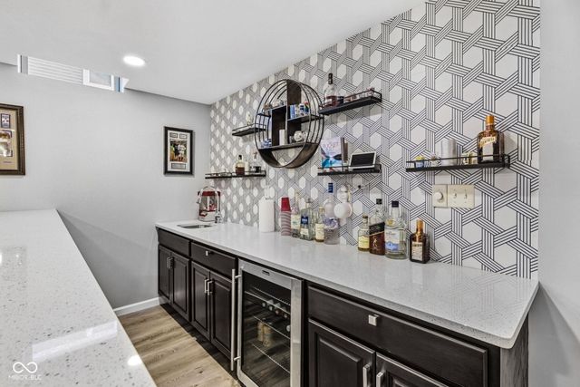 8384 Treeline Lane, Mccordsville, IN 46055