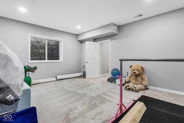 8384 Treeline Lane, Mccordsville, IN 46055