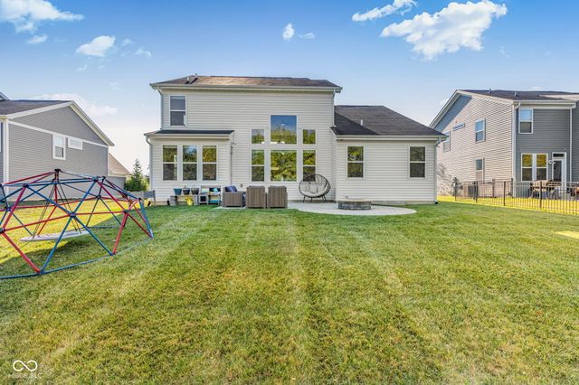 8384 Treeline Lane, Mccordsville, IN 46055