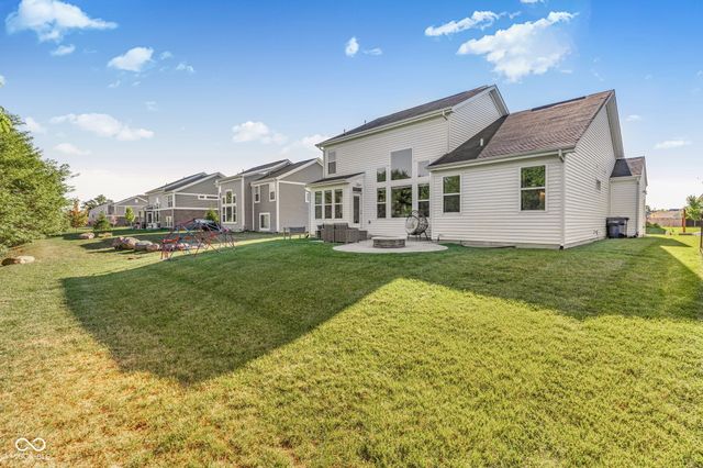 8384 Treeline Lane, Mccordsville, IN 46055