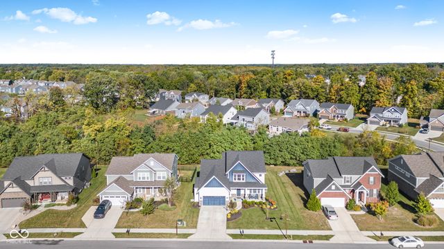 8384 Treeline Lane, Mccordsville, IN 46055