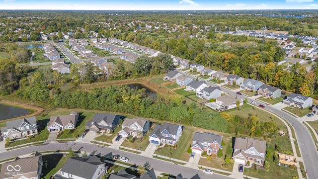 8384 Treeline Lane, Mccordsville, IN 46055