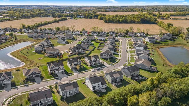 8384 Treeline Lane, Mccordsville, IN 46055