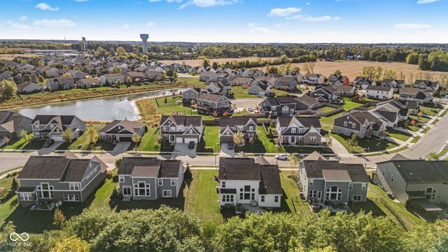 8384 Treeline Lane, Mccordsville, IN 46055