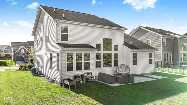 8384 Treeline Lane, Mccordsville, IN 46055