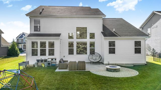 8384 Treeline Lane, Mccordsville, IN 46055