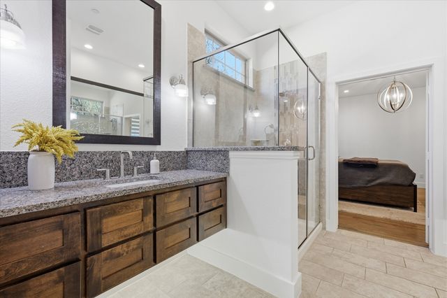 2400A Holt Drive A, Carrollton, TX 75010