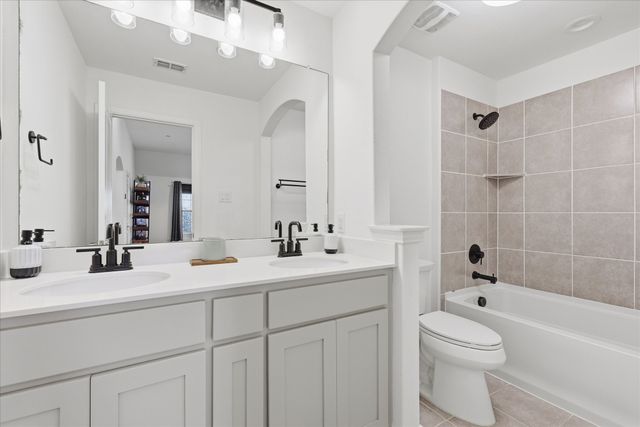 2400A Holt Drive A, Carrollton, TX 75010