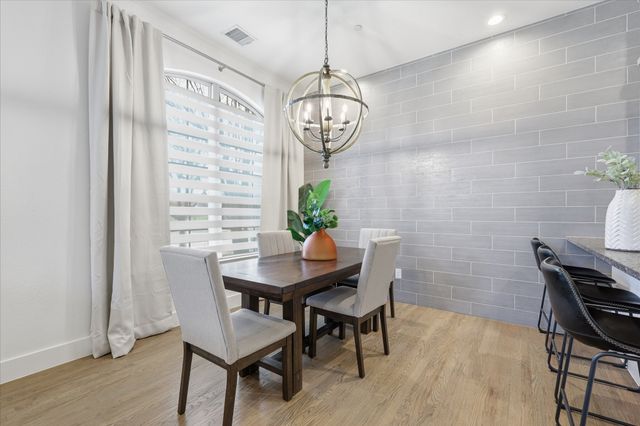 2400A Holt Drive A, Carrollton, TX 75010