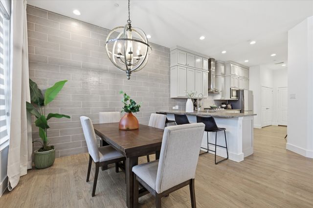 2400A Holt Drive A, Carrollton, TX 75010