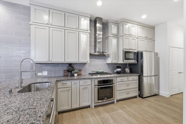 2400A Holt Drive A, Carrollton, TX 75010