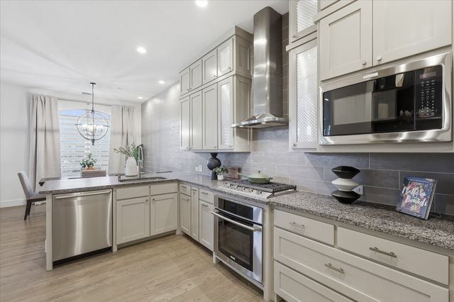 2400A Holt Drive A, Carrollton, TX 75010