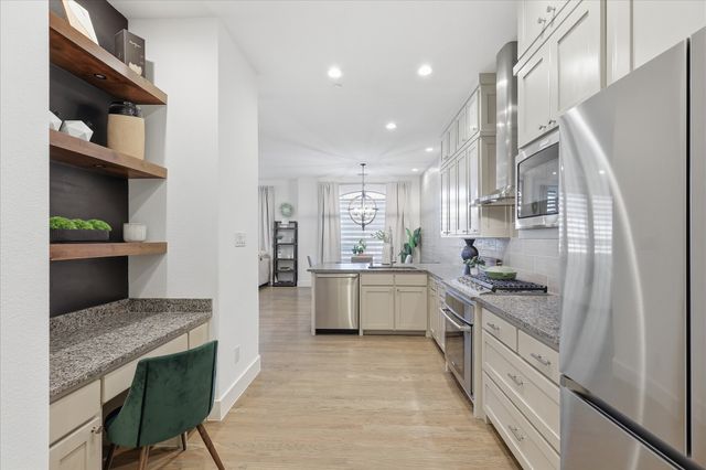 2400A Holt Drive A, Carrollton, TX 75010