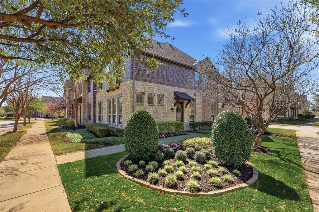 2400A Holt Drive A, Carrollton, TX 75010