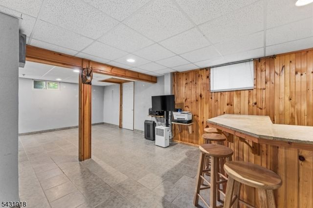 8 Garry St, Manville Boro, NJ 08835