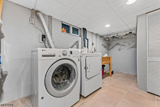 8 Garry St, Manville Boro, NJ 08835