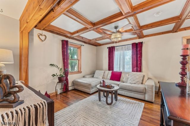 8 Garry St, Manville Boro, NJ 08835