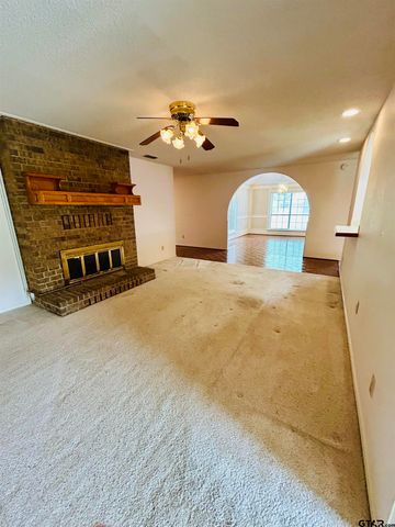 2899 Surrey Lane, Tyler, TX 75705