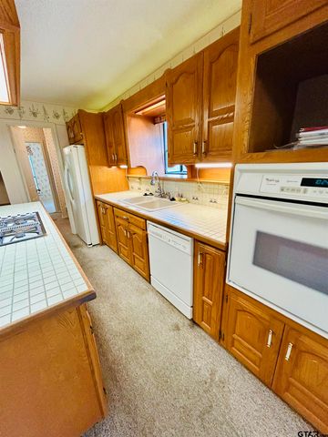 2899 Surrey Lane, Tyler, TX 75705