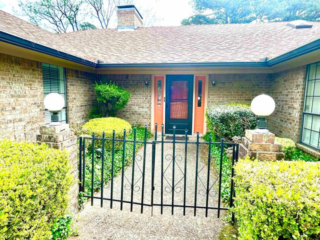 2899 Surrey Lane, Tyler, TX 75705