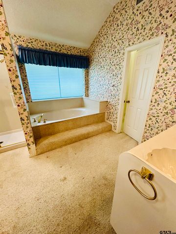 2899 Surrey Lane, Tyler, TX 75705