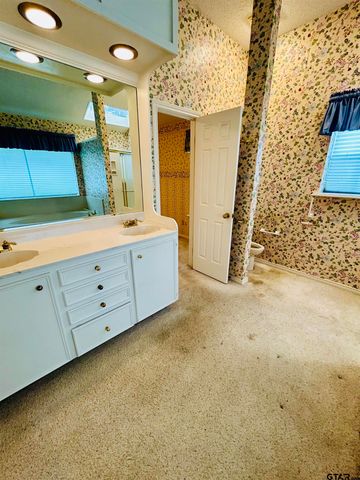 2899 Surrey Lane, Tyler, TX 75705