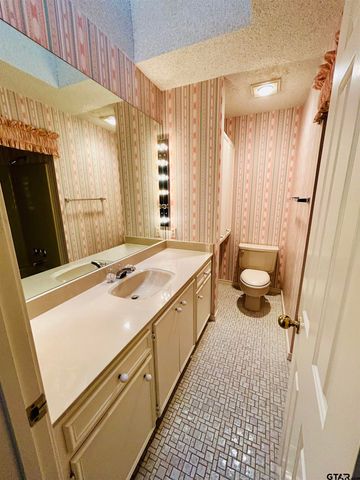 2899 Surrey Lane, Tyler, TX 75705