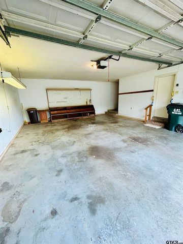 2899 Surrey Lane, Tyler, TX 75705