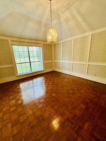 2899 Surrey Lane, Tyler, TX 75705