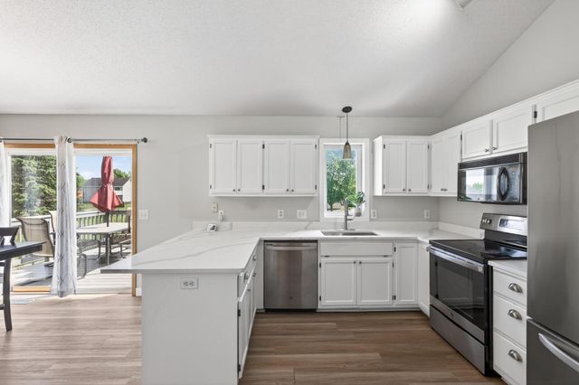 1104 Spruce Street, Farmington, MN 55024
