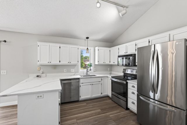 1104 Spruce Street, Farmington, MN 55024
