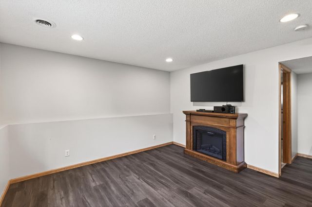 1104 Spruce Street, Farmington, MN 55024