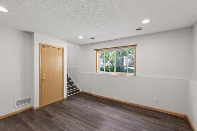 1104 Spruce Street, Farmington, MN 55024