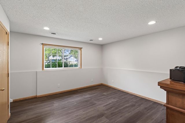 1104 Spruce Street, Farmington, MN 55024